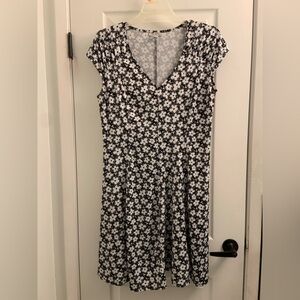 Black & White Floral V-Neck Midi Dress